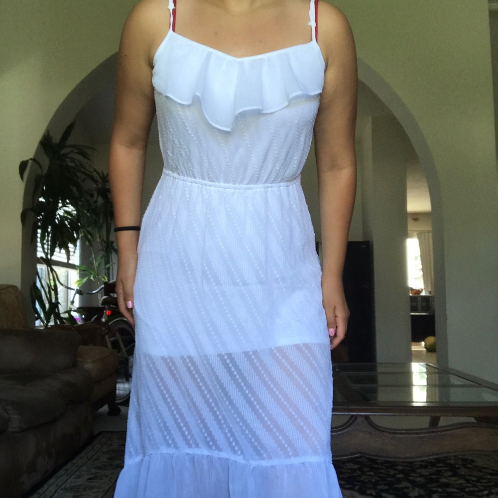 Flowly white dress